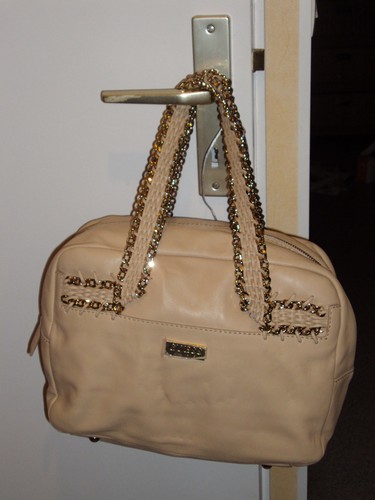 Sac main guess - main, "guess"