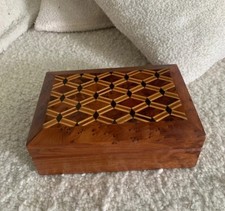 Boîte à bijoux marqueterie