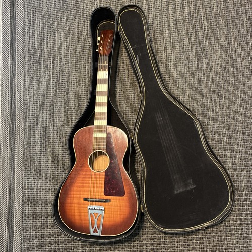 Vintage 1961 harmony made - vintage,
