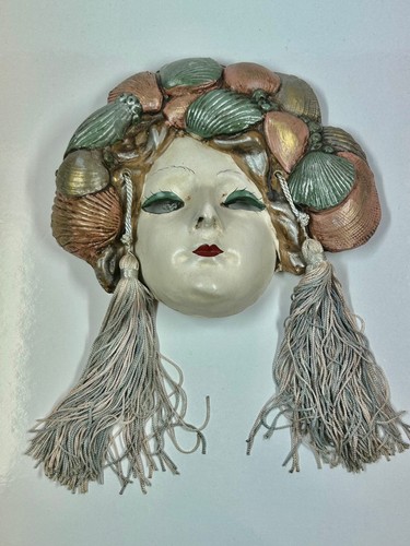 Masque décoratif - , en