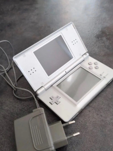 Nintendo lite console - ds,