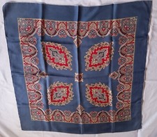 ANCIEN FOULARD DE QUALITE EN