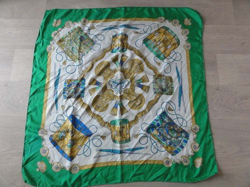Foulard soie hermès les - hermès,