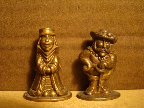 Kinder personnages gnome - -,