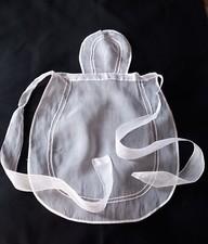 1 Ancien tablier de soubrette