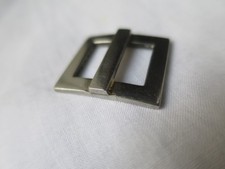 Petite BOUCLE en METAL CHROME - HERMES PARIS