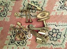 LOT DE POIGNEES CREMONES ETC