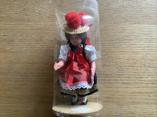 Ancienne poupee folklorique - ancienne,