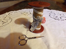 Bobine ancienne en bois et bakélite,ciseaux,dentelle,mercerie,