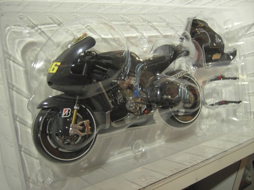 Moto ducati desmosedici rossi - ducati,