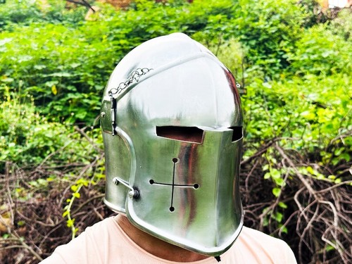Casque barbute médiéval - de, |