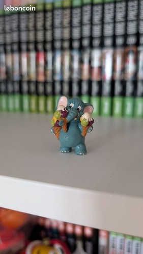Kinder éléphant avec glace