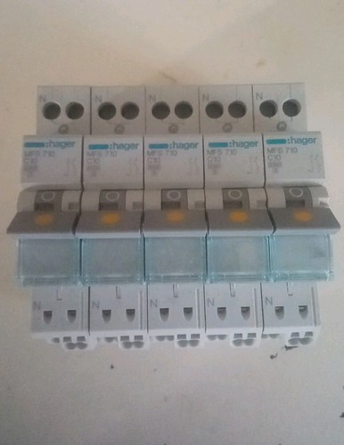 Lot disjoncteur c10 hager - disjoncteur,