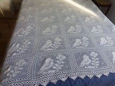 DESSUS DE LIT ANCIEN MILIEU XXè COTON CROCHET DES OISEAUX