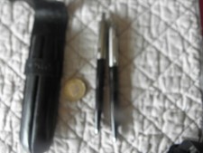 Stylo et crayon Parker vintage dans un étui à stylo Parker