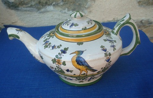 V52 jolie theiere faience - v52,