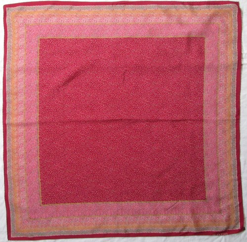Superbe foulard valentino - -superbe,