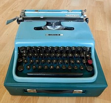 Machine écrire olivetti - À,
