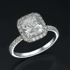 Bague de fiançailles halo en