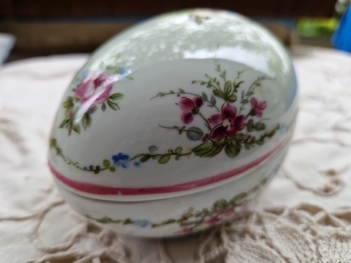 Superbe oeuf bonbonniere en - oeuf,