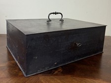 Ancien petit coffre-fort