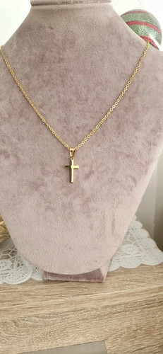 Collier croix chrétienne