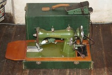 Ancienne Machine A Coudre Hurtu Vintage Avec Lampe Accessoire Boîte De Transport