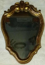 Miroir ancien style Louis XV en plâtre doré ou stuc decor coquille