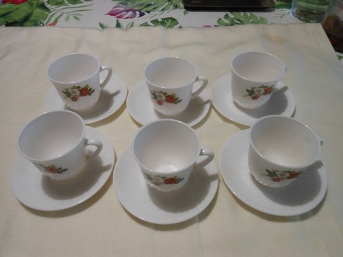 Tasses café et sous - tasses, à