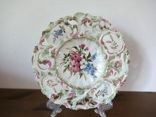 Assiette ancienne en céramique dentelée Bassano ?