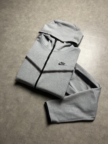 Sweat pull capuche - à,