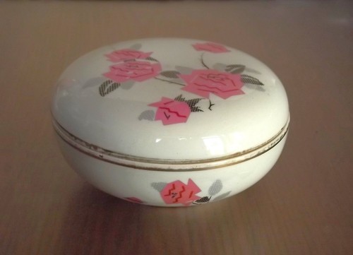 Bonbonnière demi porcelaine - bonbonnière, demi-porcelaine