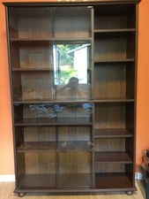 Bibliothèque vitrine sans accroche murale ! A récupérer sur place !