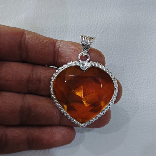 Pendentif fait main - , en