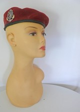 Béret avec insigne ancien du