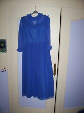 Robe longue bleue style victorien manches longues voile.