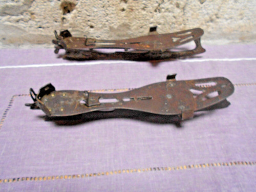 Patins glace anciens - à,