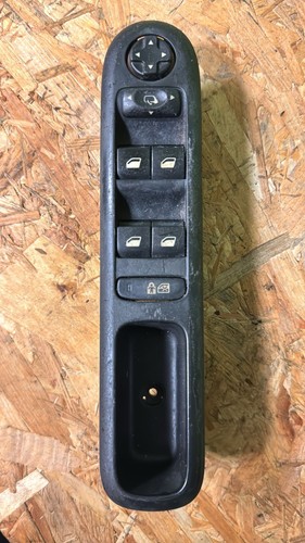 Commande bouton lève - , vitre