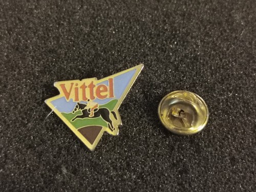 Pin eau water boisson vittel - pin's,