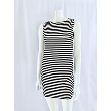 Robe moulante à rayures