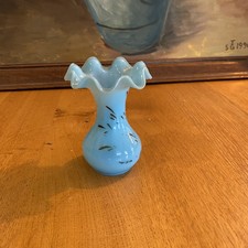 Petit vase en opaline de foire bleu