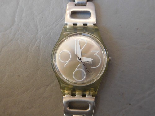 Swatch montre bracelet ronde