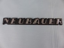 NEUBAUER insigne emblème logo
