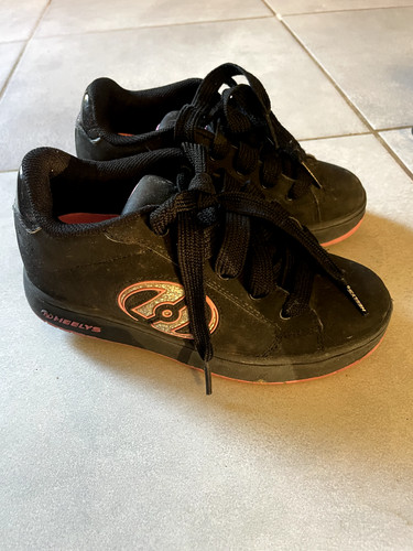 Chaussures roulettes heelys - à,