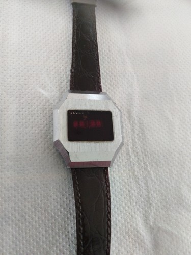 Montre timex led vintage - /,