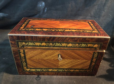 boîte ancienne en marqueterie