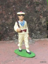 FIGURINE QUIRALU PLASTIQUE / SOLDAT MARIN (TENUE BLANCHE) DEFILANT NO STARLUX