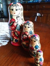 4 poupées russes Matrioshka Matriochka