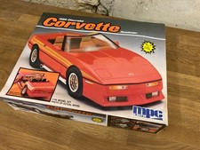 maquette 1/16 Chevrolet Corvette 1988