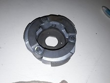 Embrayage avec machoire pour